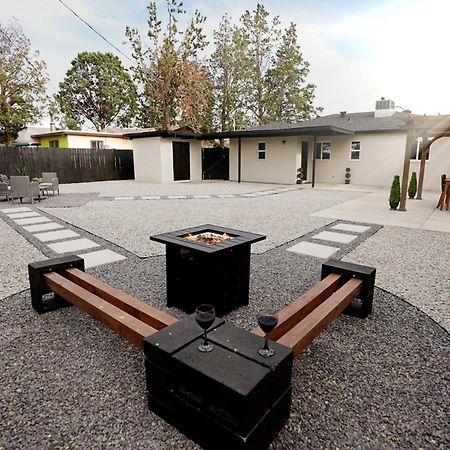 Centrally Located! Remodeled! Huge Backyard! The White House ألباكركي المظهر الخارجي الصورة
